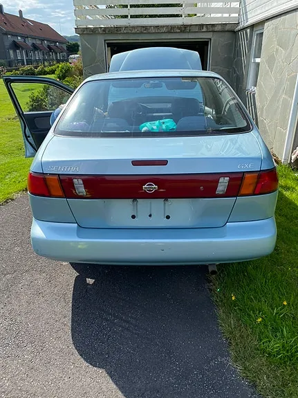 Nissan Almera 1996 photo 4