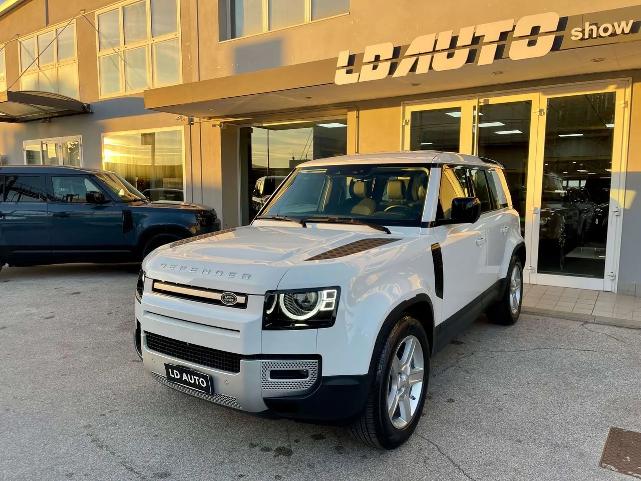 Land Rover Defender 2020 photo 3