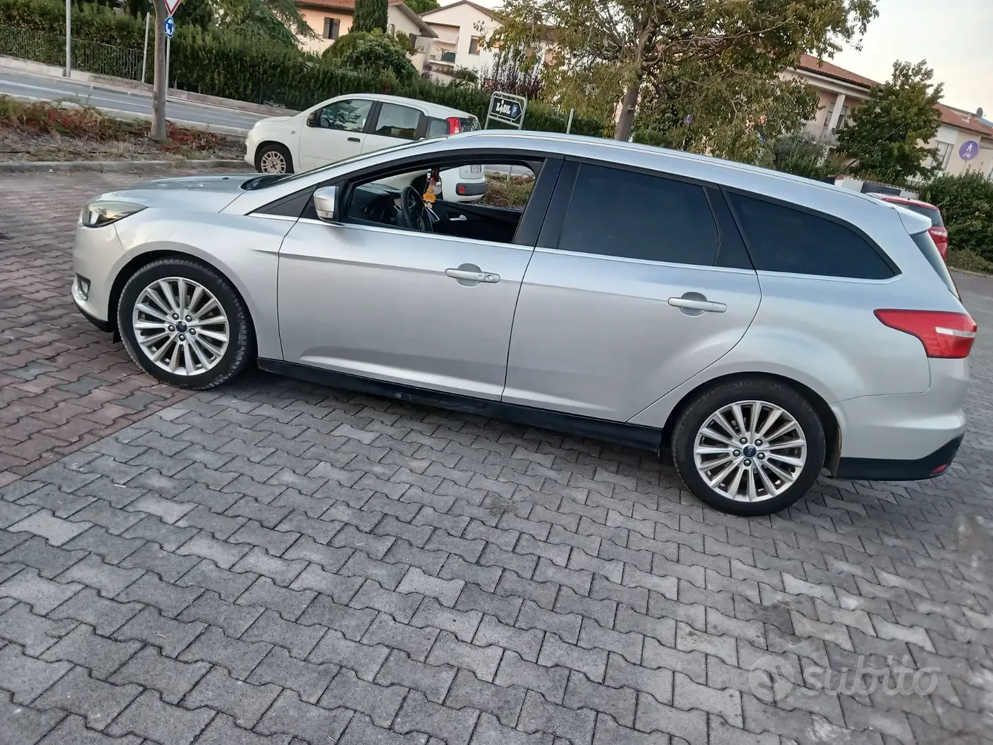 Ford Focus 2016 photo 2
