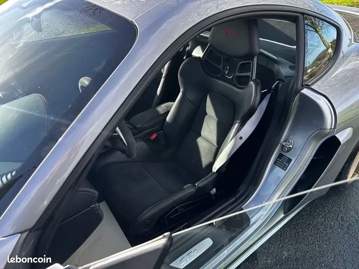Porsche Cayman 2020 photo 2