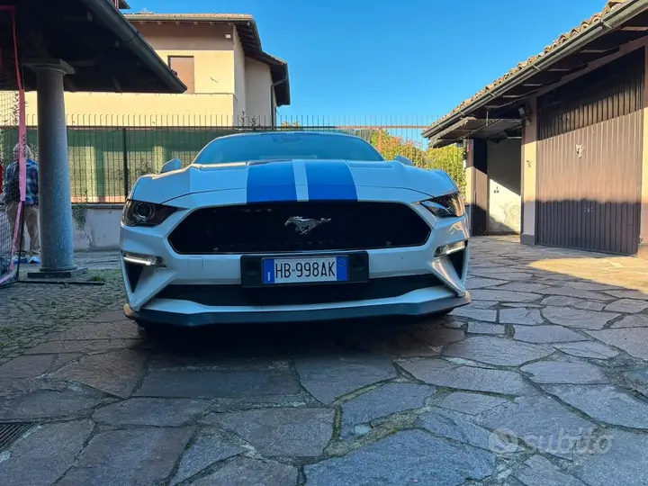 Ford Mustang 2026 photo 2