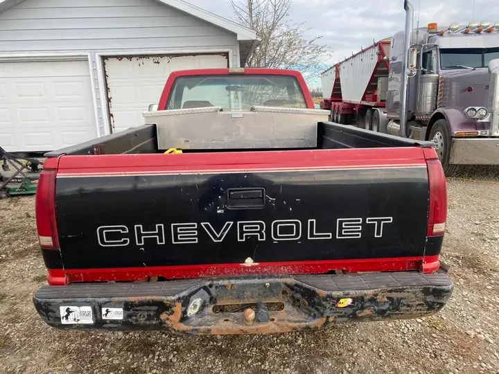 Chevrolet C/K Pickup 2500 1993 photo 3