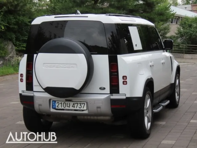 Land Rover Defender 2022 photo 3