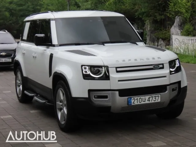 Land Rover Defender 2022 photo 2