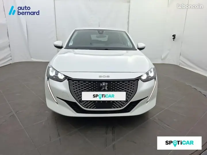 Peugeot 208 2021 photo 2