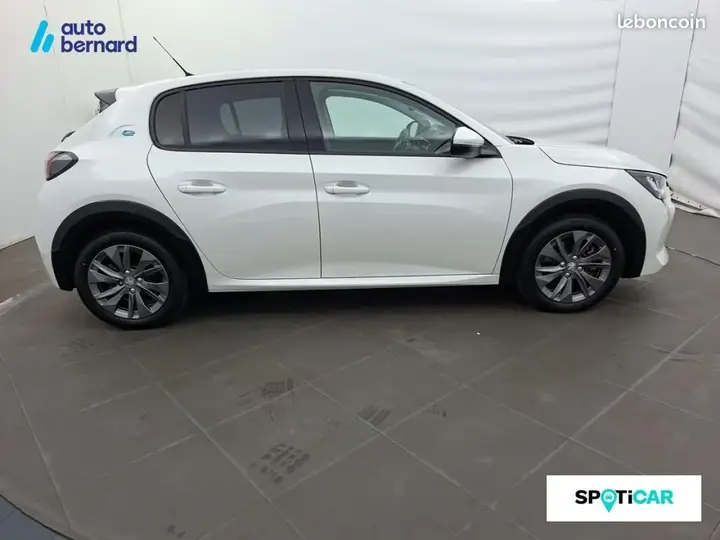 Peugeot 208 2021 photo 4