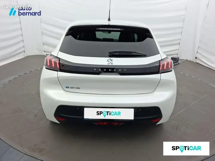 Peugeot 208 2021 photo 5