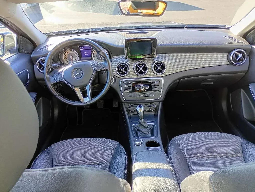 Mercedes-Benz Gla Class 2015 photo 2