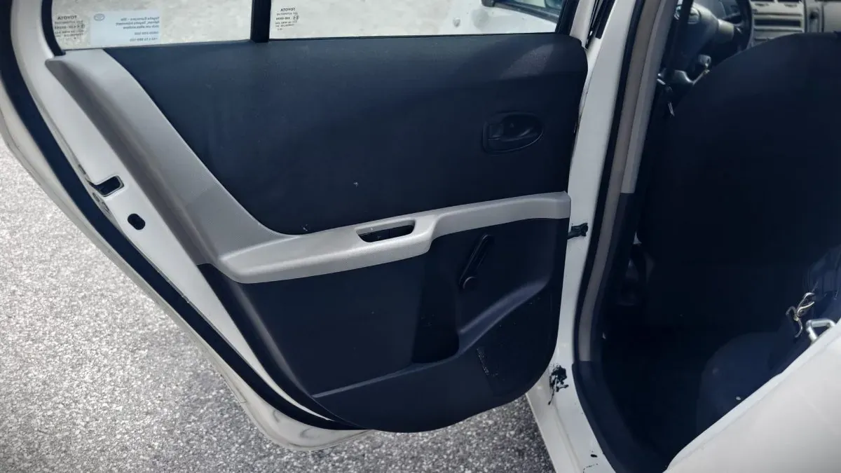 Toyota Yaris 2009 photo 3