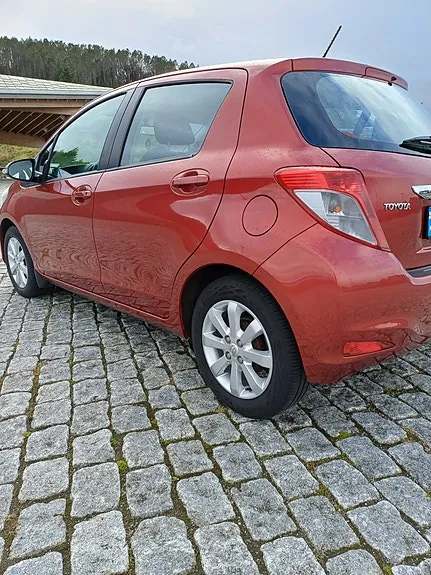 Toyota Yaris 2013 photo 3