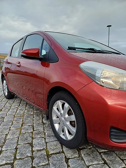 Toyota Yaris 2013 photo 5