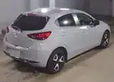 Mazda 2 2023 photo 3