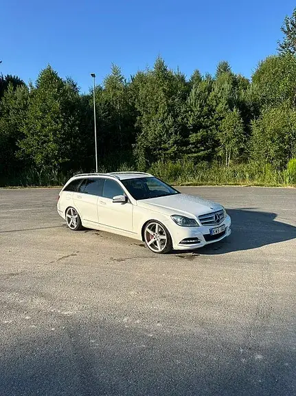 Mercedes-Benz C 220 2014 photo 3