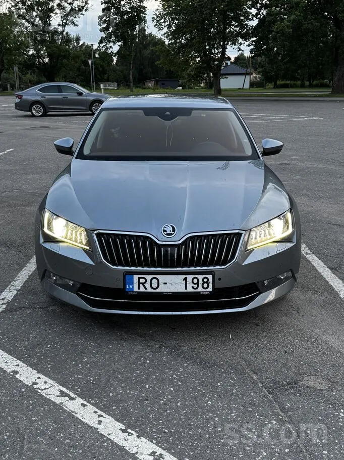 Skoda Superb 2016 photo 2