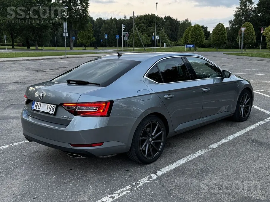Skoda Superb 2016 photo 4