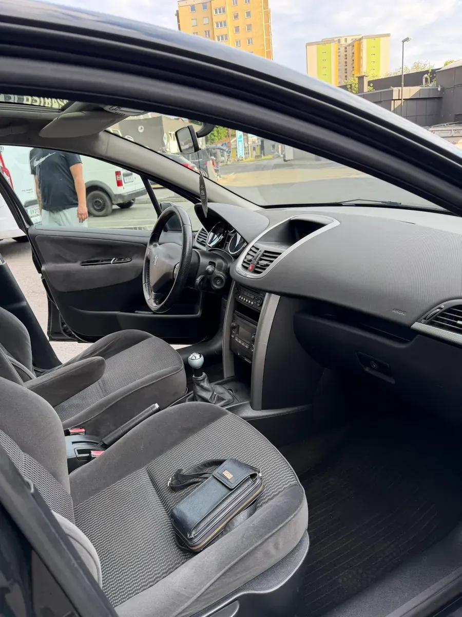 Peugeot 207 2008 photo 3
