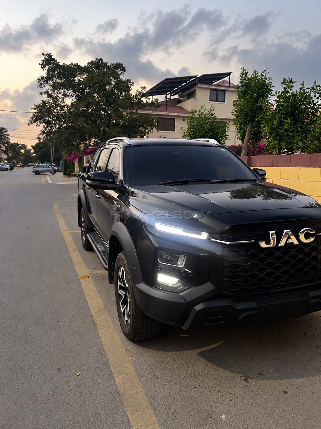 JAC T9