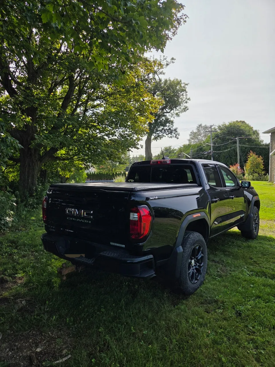 GMC Canyon 2023 photo 2