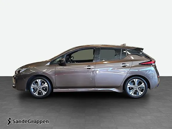Nissan Leaf 2021 photo 2