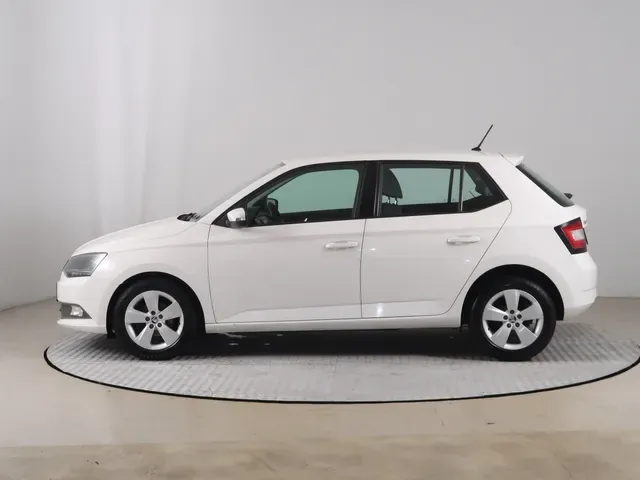 Skoda Fabia 2017 photo 2