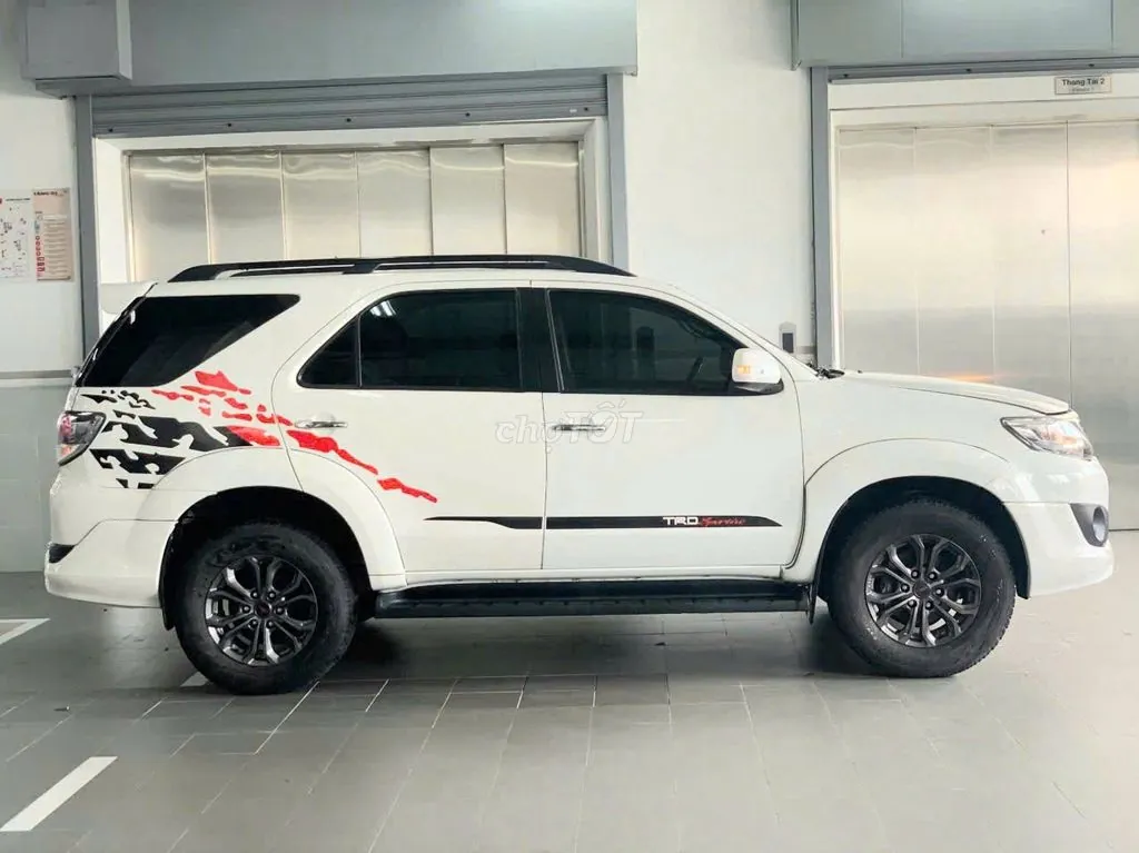 Toyota Fortuner 2015 photo 4