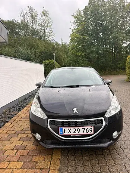 Peugeot 208 2014 photo 3