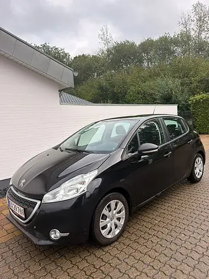 Peugeot 208 2014 photo 2