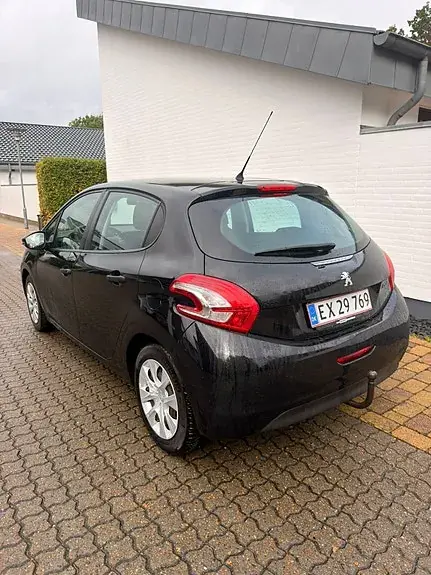 Peugeot 208 2014 photo 5