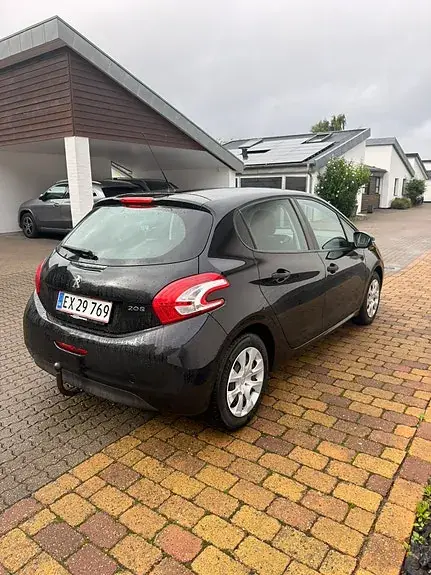 Peugeot 208 2014 photo 4