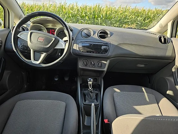 Seat Ibiza 2012 photo 3