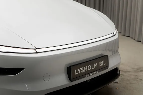 Tesla Model Y 2026 photo 5