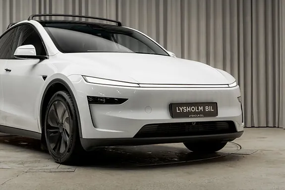 Tesla Model Y 2026 photo 3