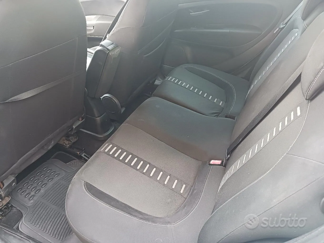 Fiat Grande Punto 2009 photo 4