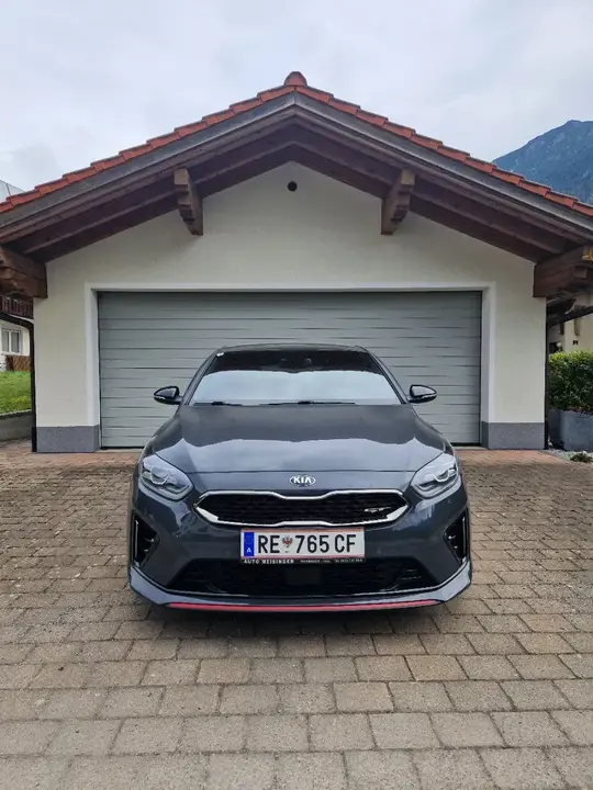 Kia Proceed