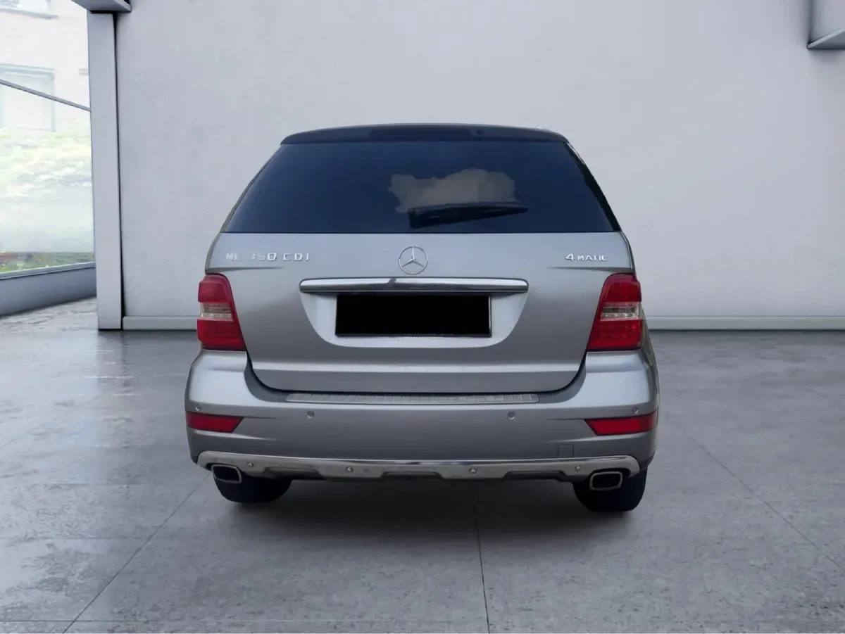 Mercedes-Benz M-Class 2011 photo 3