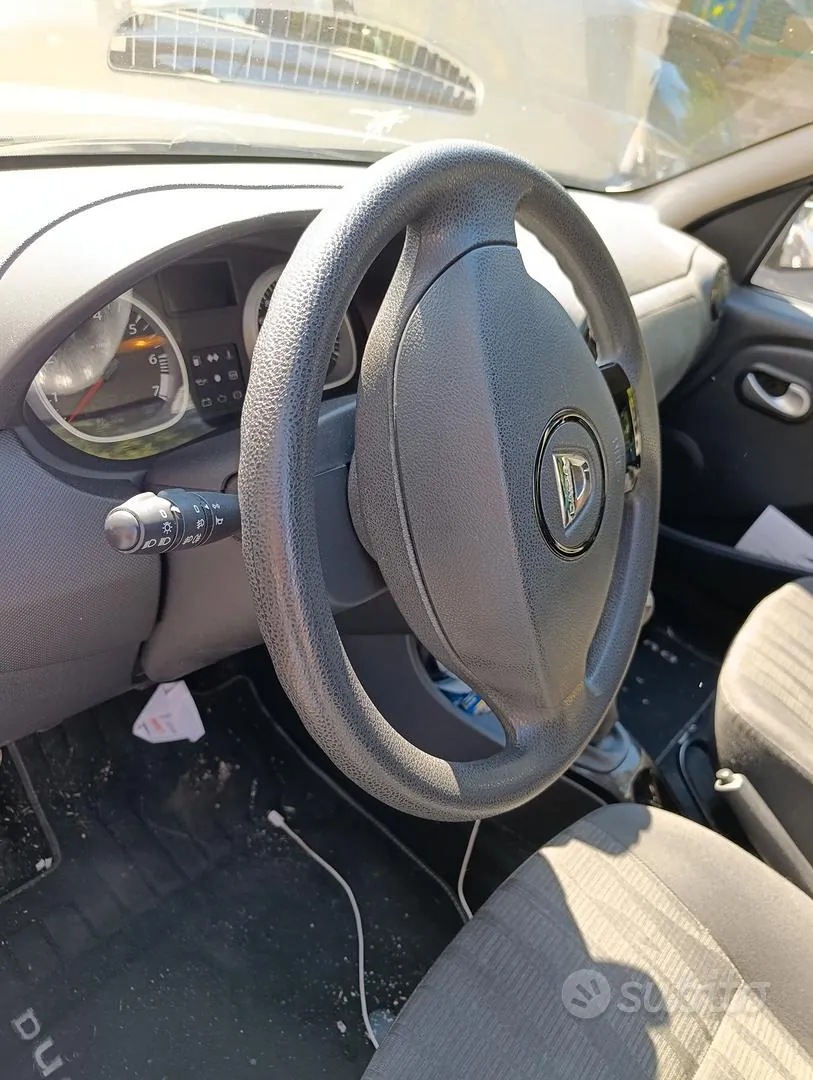 Dacia Duster 2012 photo 3