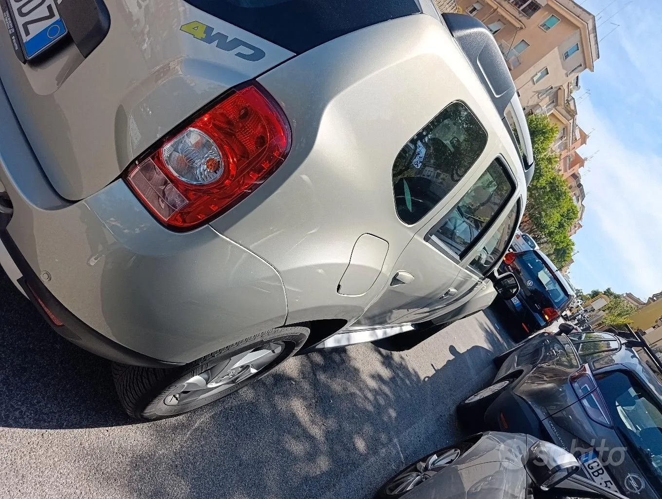 Dacia Duster 2012 photo 2