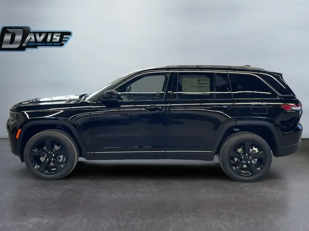 Jeep Grand Cherokee 2026 photo 2