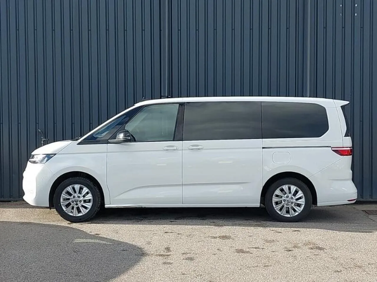 Volkswagen Multivan 2022 photo 4