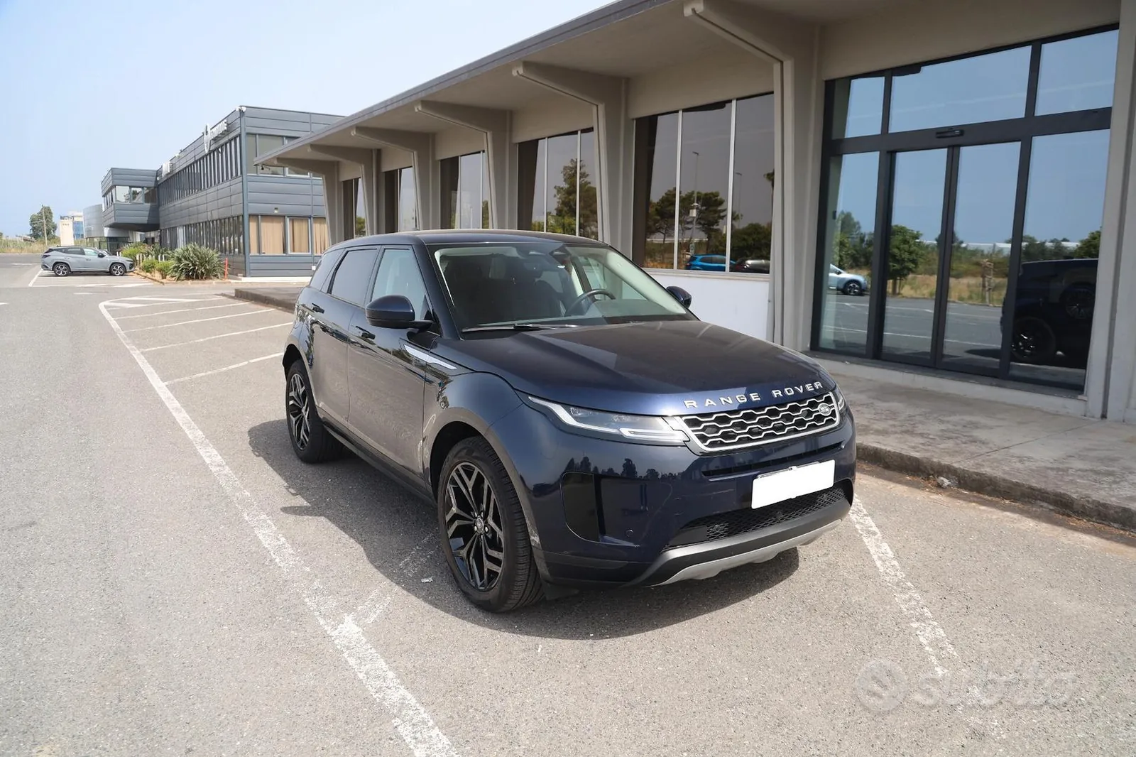 Land Rover Range Rover Evoque 2022 photo 3