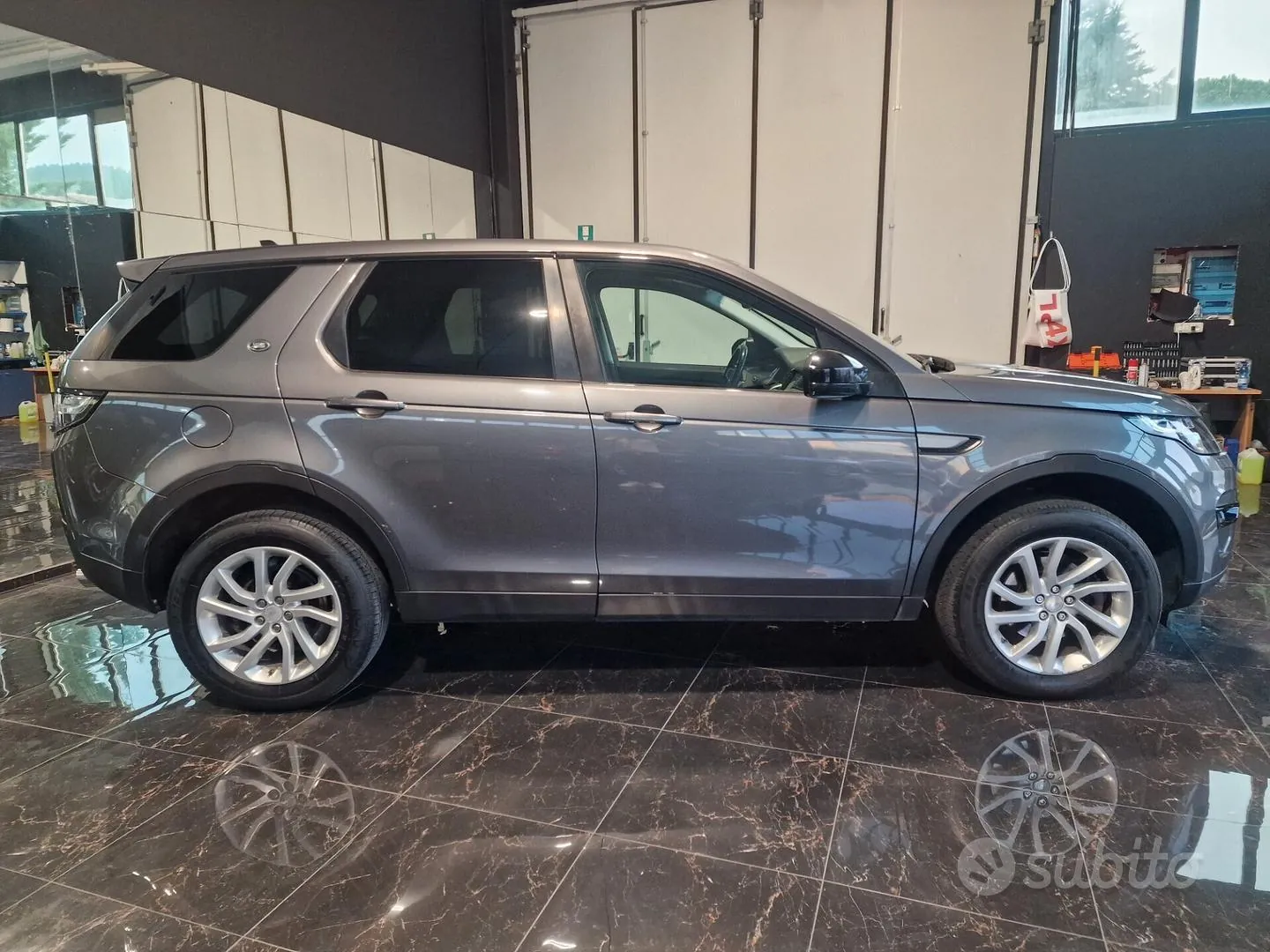 Land Rover Discovery Sport 2015 photo 4