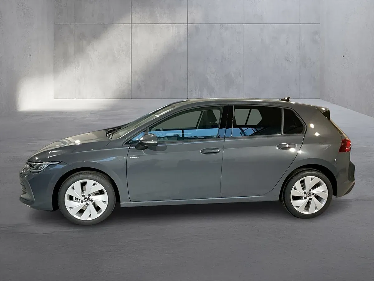 Volkswagen Golf 2026 photo 2
