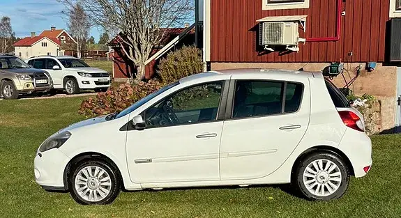 Renault Clio 2011 photo 4