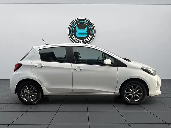 Toyota Yaris 2014 photo 2