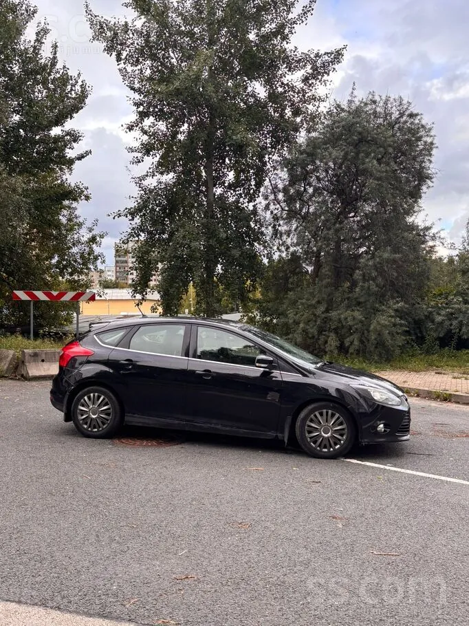 Ford Focus 2013 photo 3