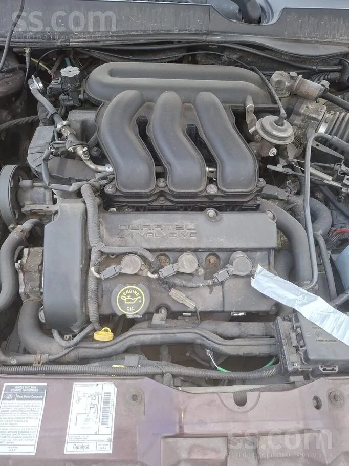 Ford Taurus 2000 photo 2