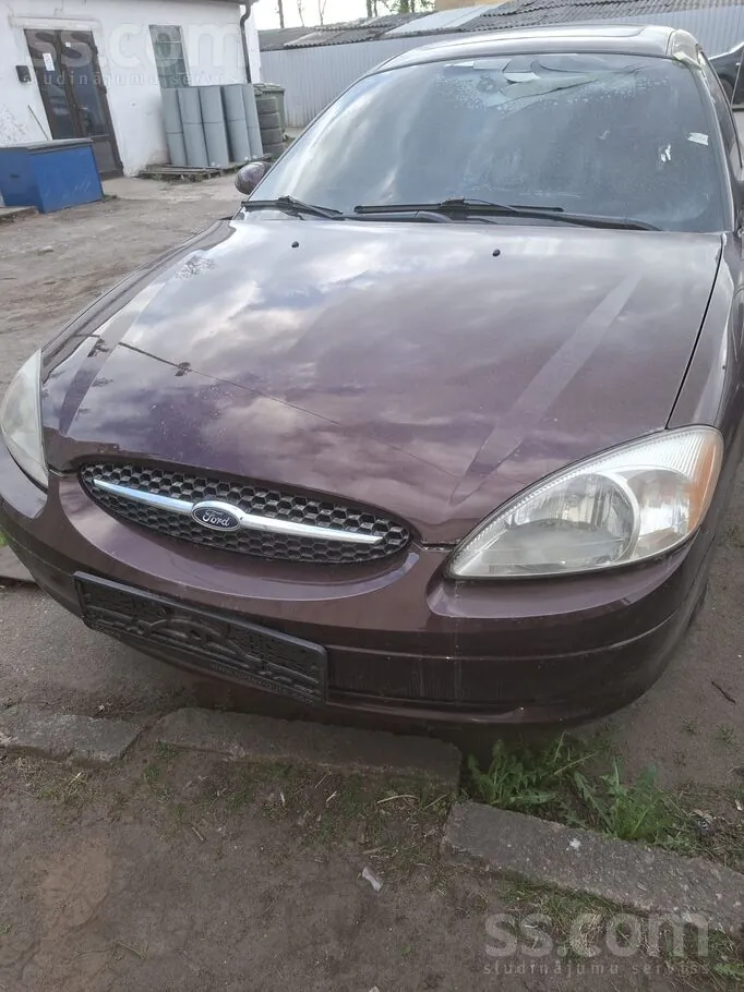 Ford Taurus 2000 photo 3