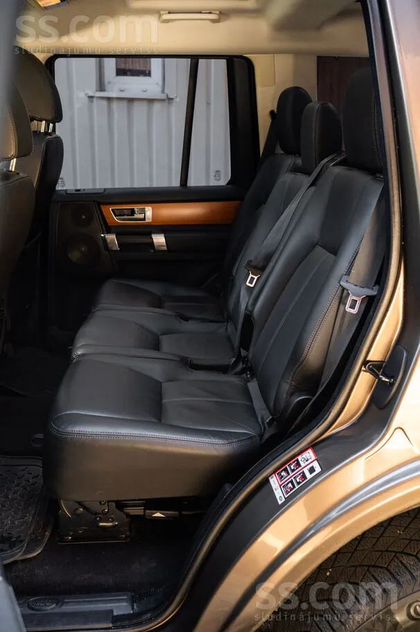 Land Rover Discovery 4 2010 photo 4