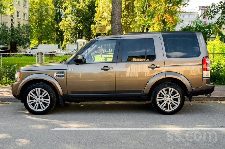 Land Rover Discovery 4 2010 photo 2