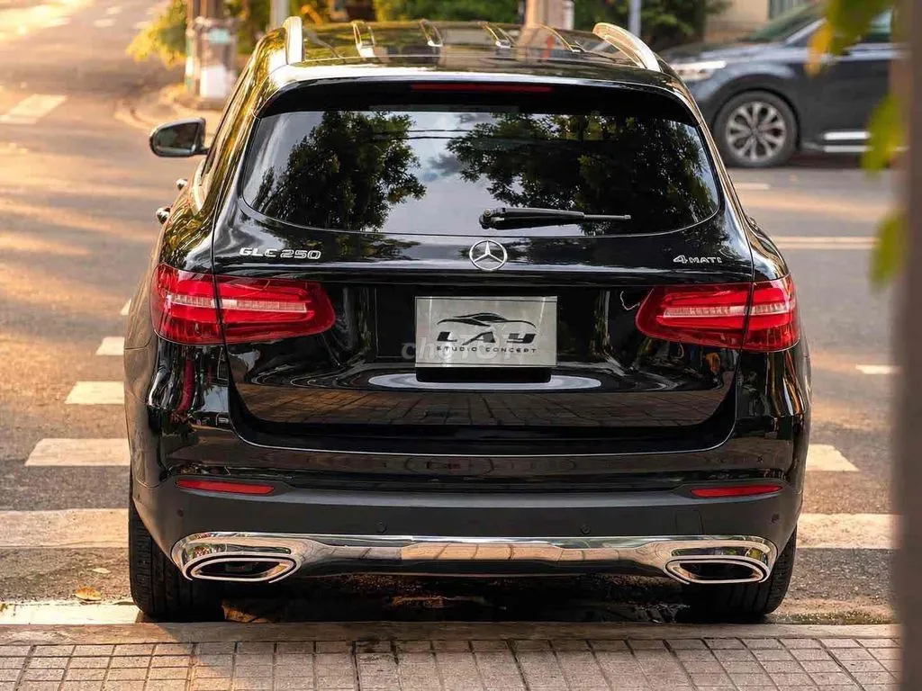 Mercedes-Benz C-Class 2018 photo 4